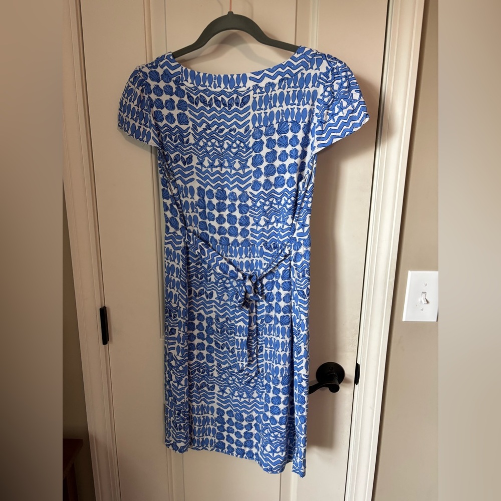 🐚Vineyard Vines women's blue and white rayon dress size M 🐚 - Picture 2 of 6
